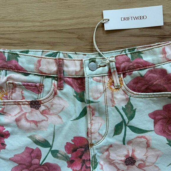 NWT Driftwood Goldie Floral Denim Shorts - Women’s Size 24 - Raw Hem - Boho - Picture 2 of 8